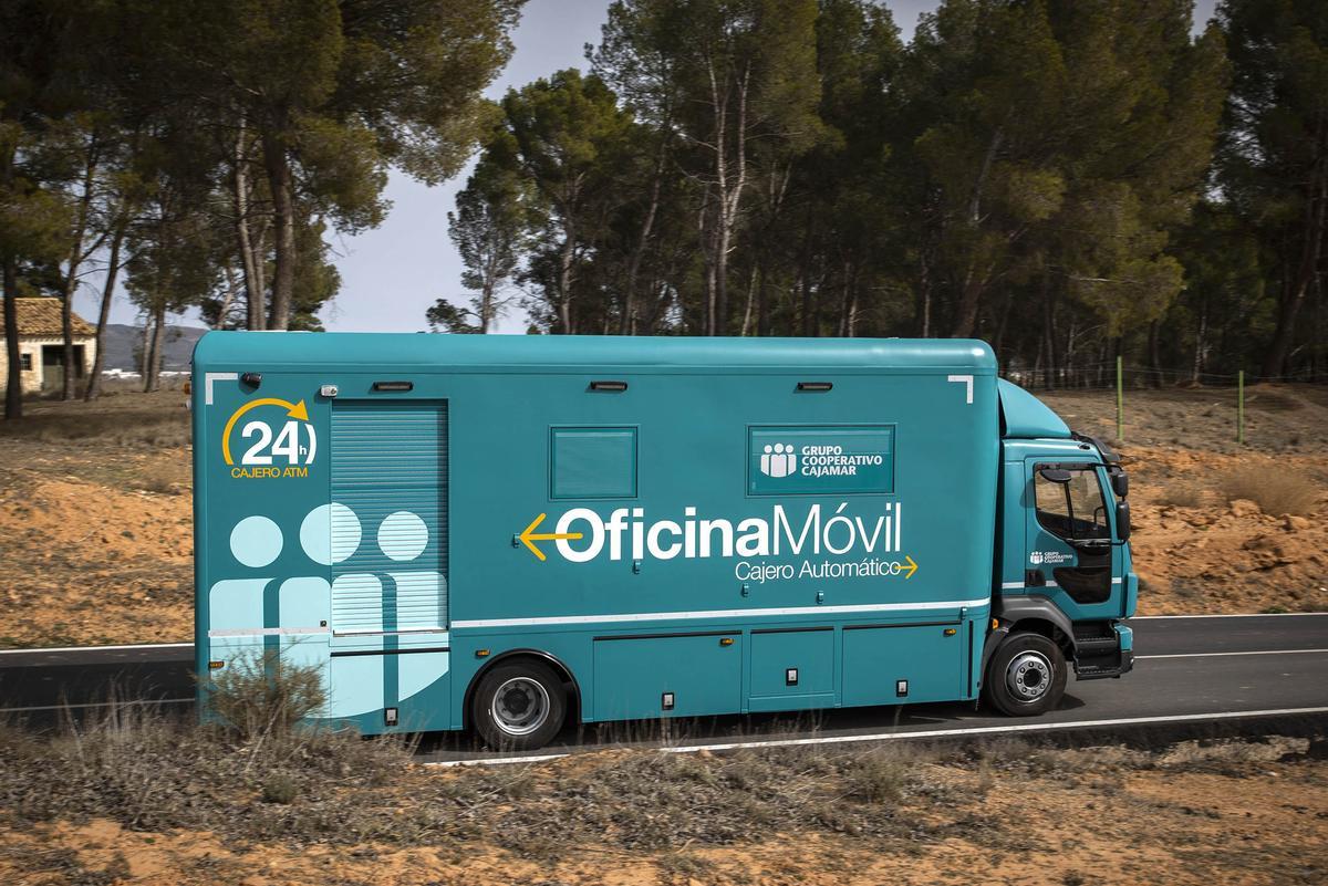 Oficinas móvil itinerante de Cajamar.