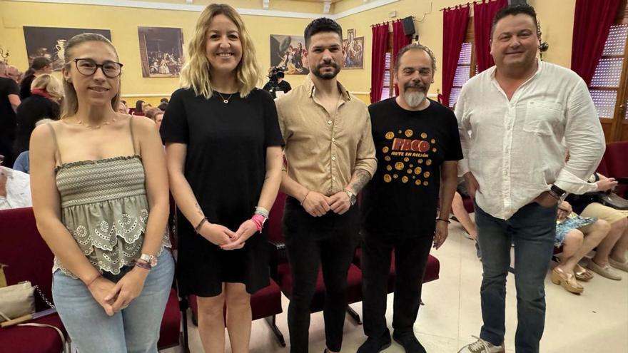 El alcalde de Montemayor, a la derecha, concejales y organizadores en la presentación del festival. | JOSÉ ANTONIO AGUILAR
