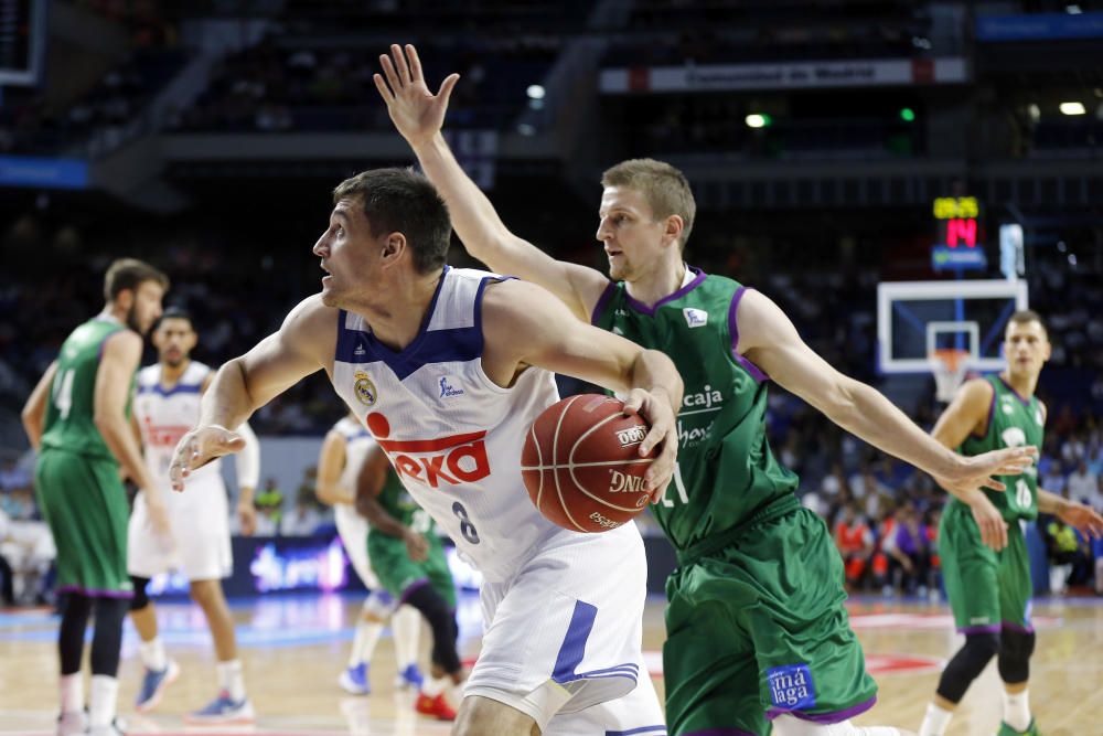 El Unicaja dio la cara en el BarclayCard Center ante el vigente campeón de Liga, el Real Madrid.