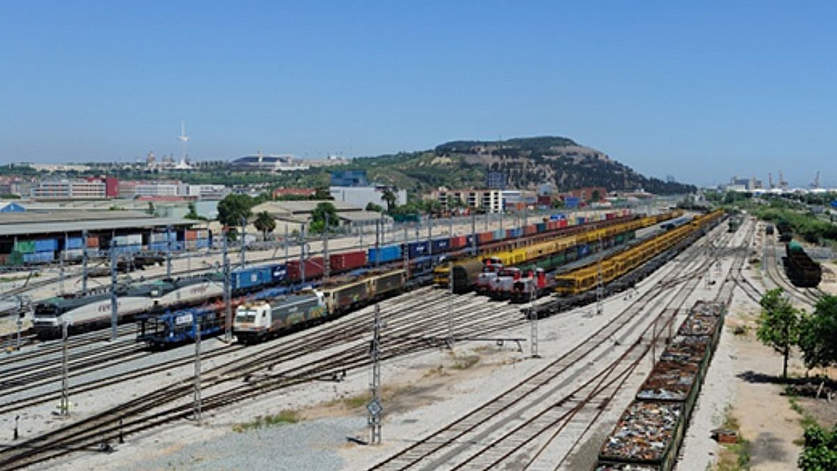 Panorámica del nodo ferroviario de Can Tunis.