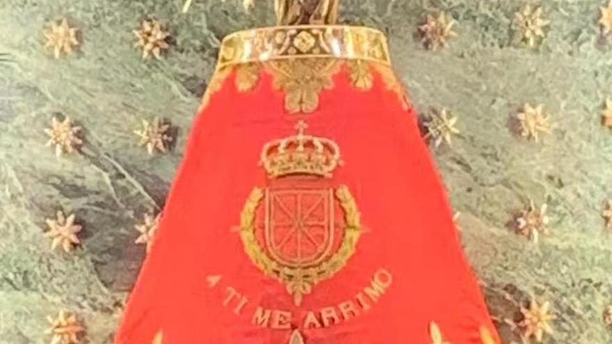 Una confusión del capellán hizo que la Virgen del Pilar luciera el escudo de  Navarra franquista