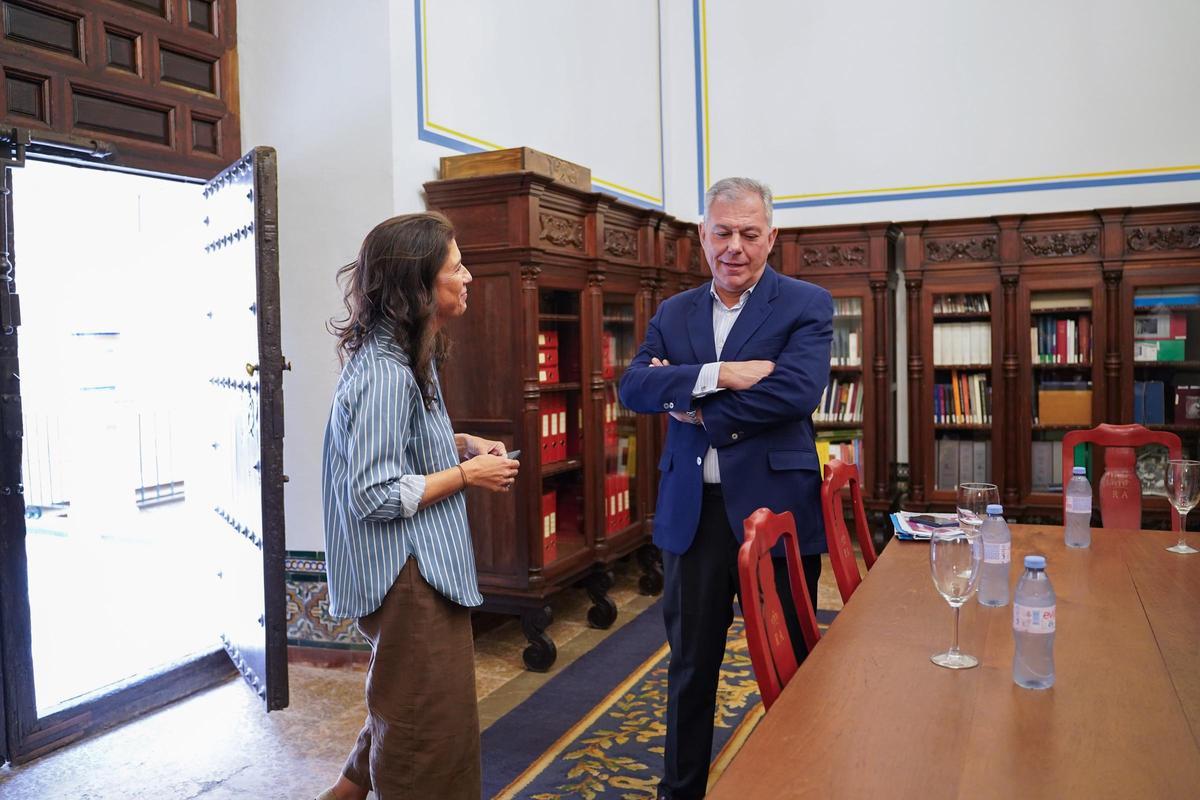 Isabel Morillo, directora de El Correo de Andalucía y José Luis Sanz, alcalde de Sevilla