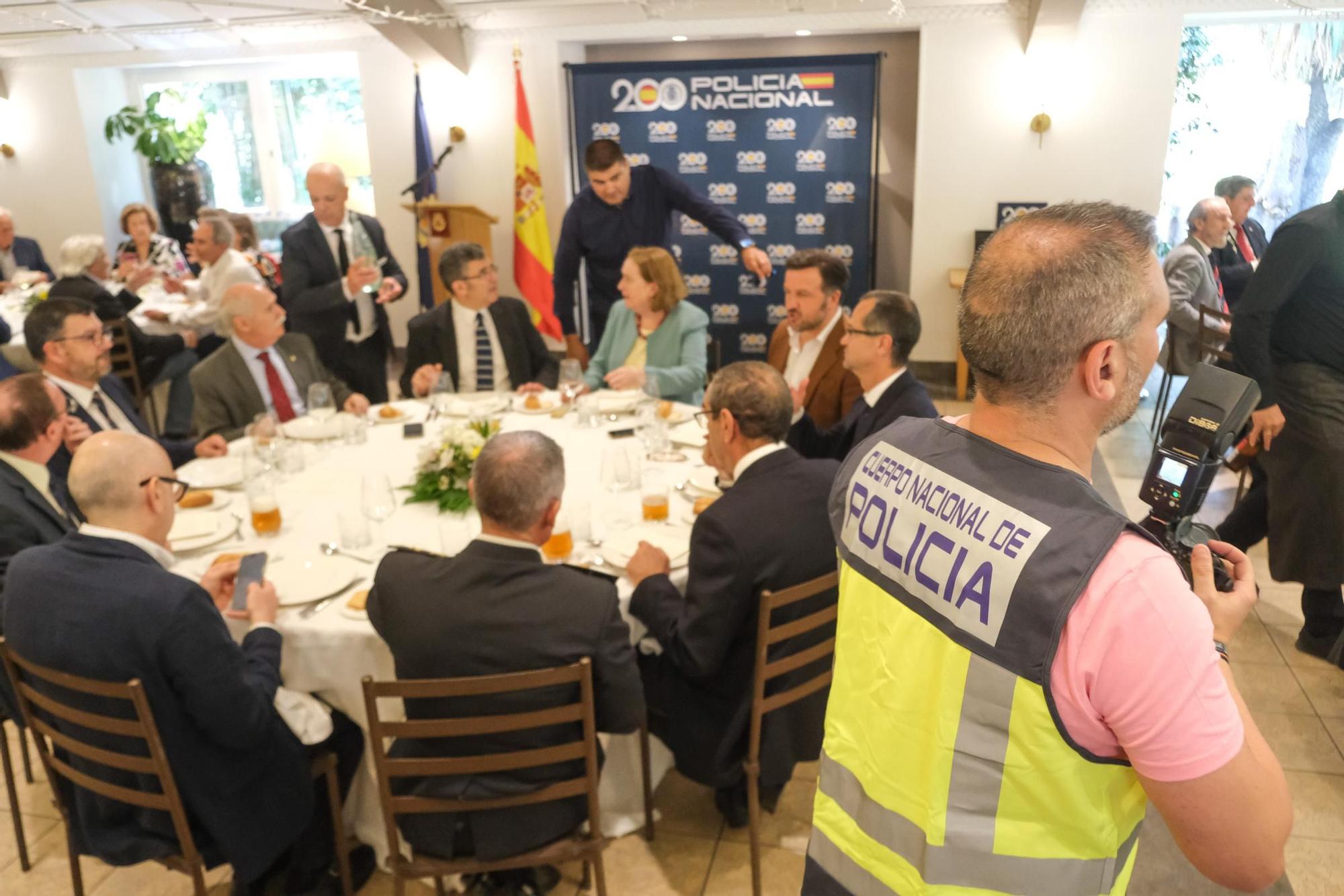 Así ha sido la comida de despedida por la jubilación del Comisario de la Policía Nacional José Javier Cuasante