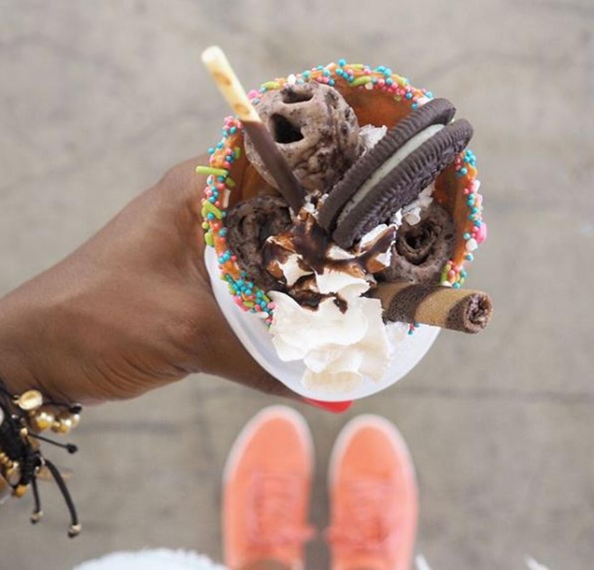 Cono de chocolate y Oreo