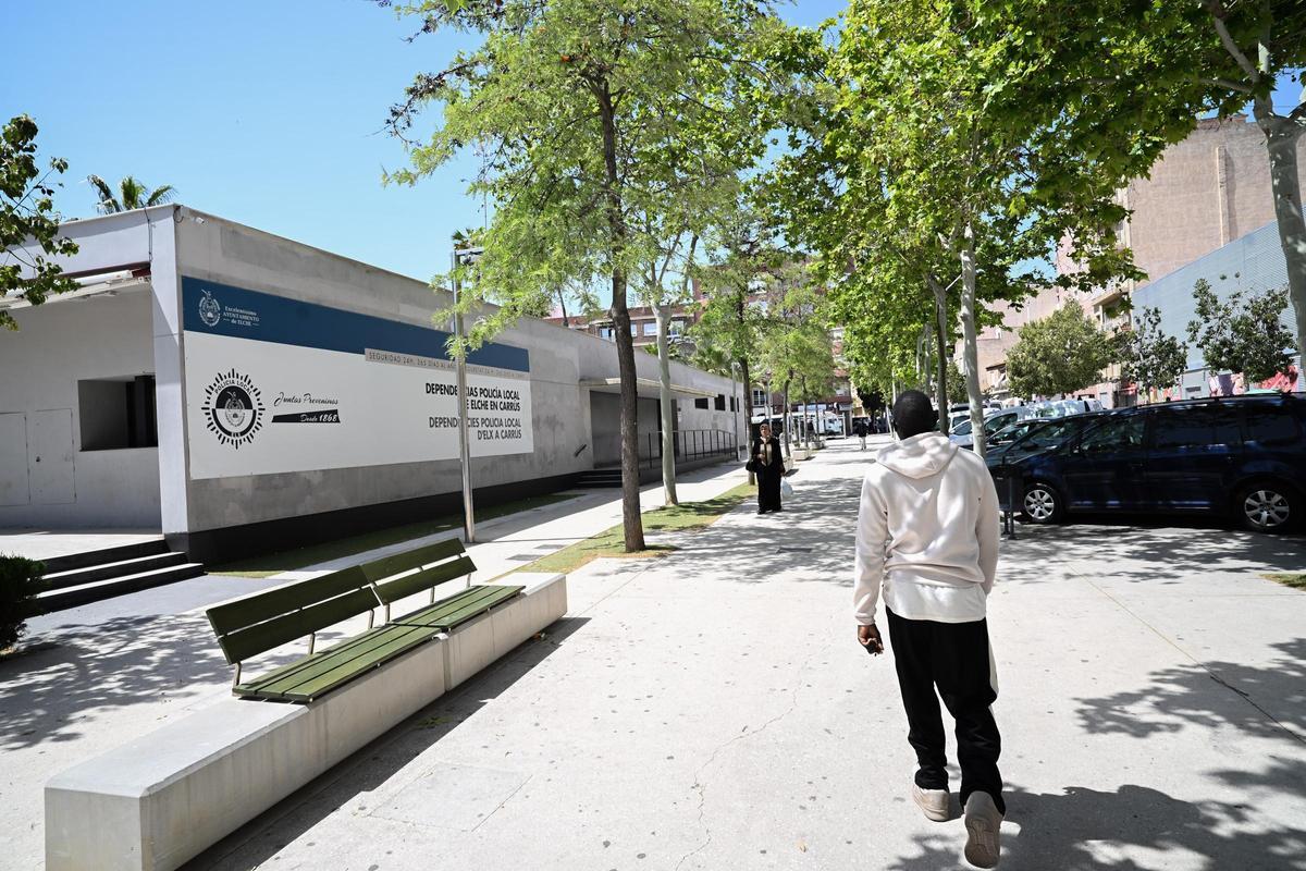 The events have occurred in the Plaza First of May, where the Local Police Police Station of Elche has opened