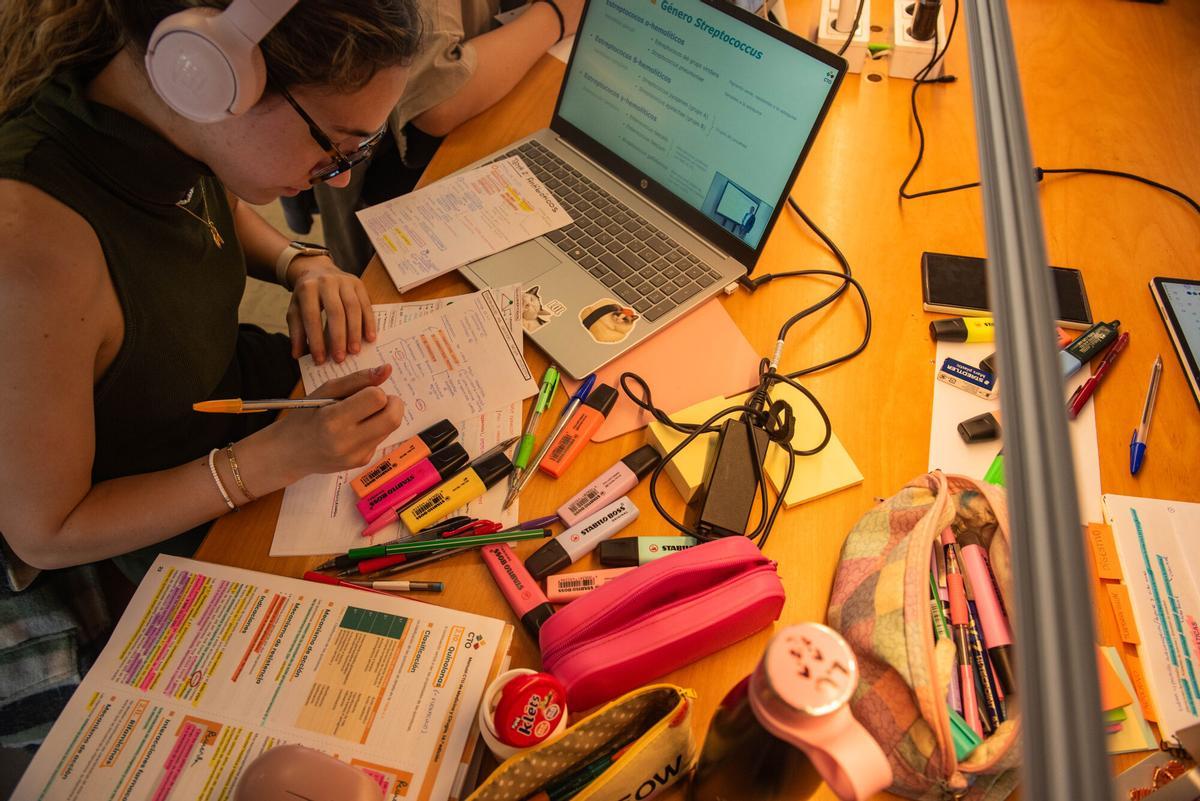 La Avaliación do Bacharelato para o Acceso á Universidade (ABAU) se celebrará los próximos 2, 3 y 4 de junio en la ciudad y marcará el futuro académico de miles de jóvenes