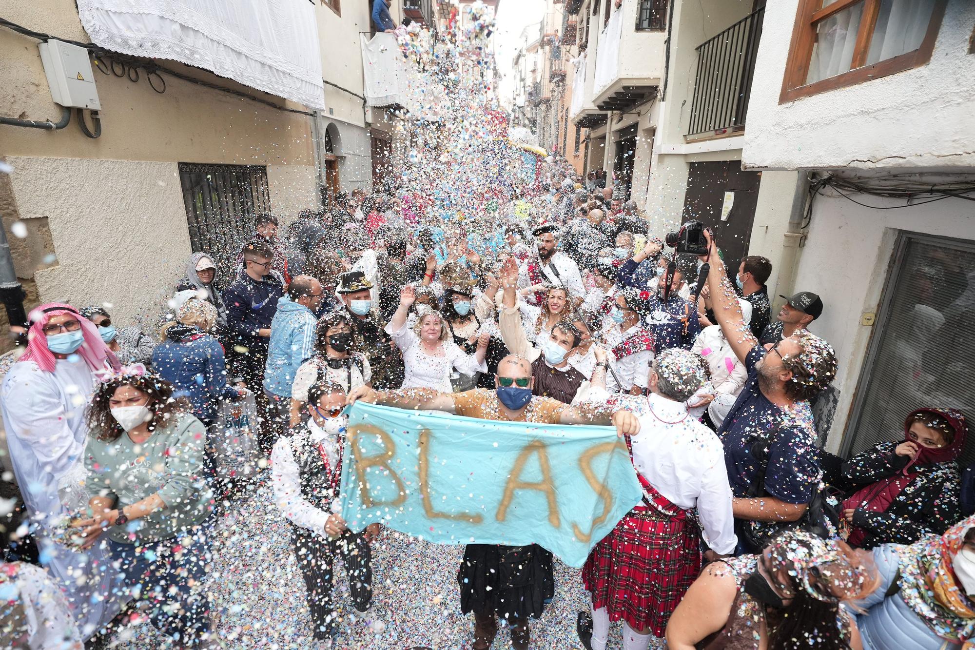 Búscate en el desfile de carrozas y disfraces de l'Anunci de Morella