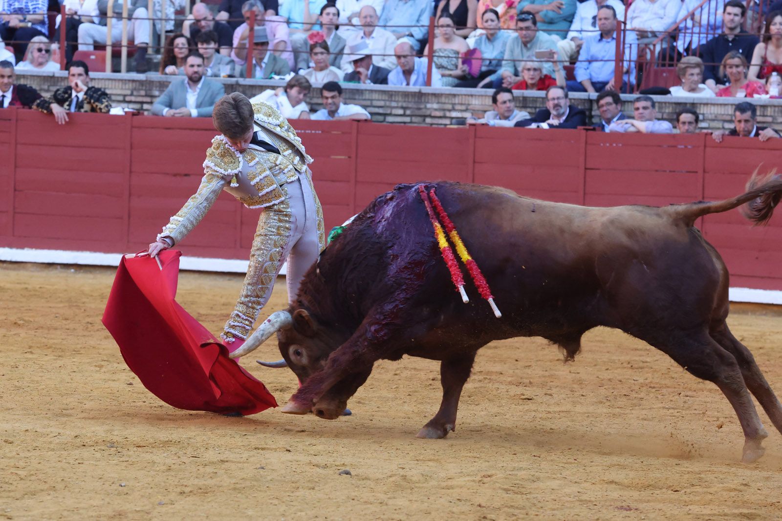 Migie Ángel Perera sale a hombros de Los Califas