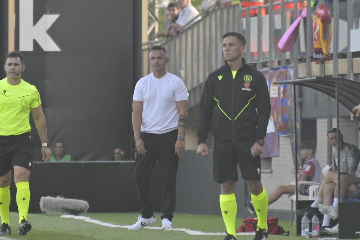 Eldense-Oviedo: El Eldense se diluye pero vuelve a sumar