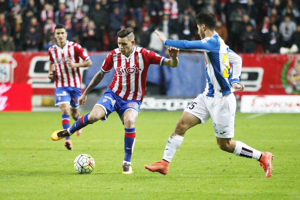 El Sporting cae ante el Espanyol (2-4)