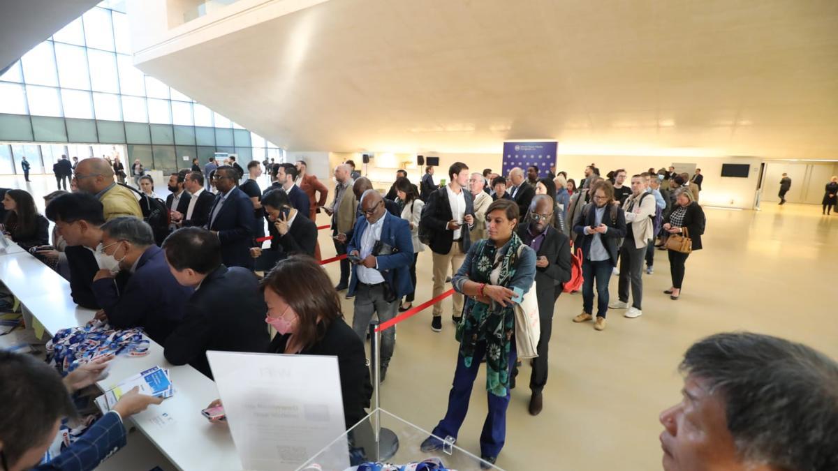 Llegada de los participantes al Congreso, esta mañana