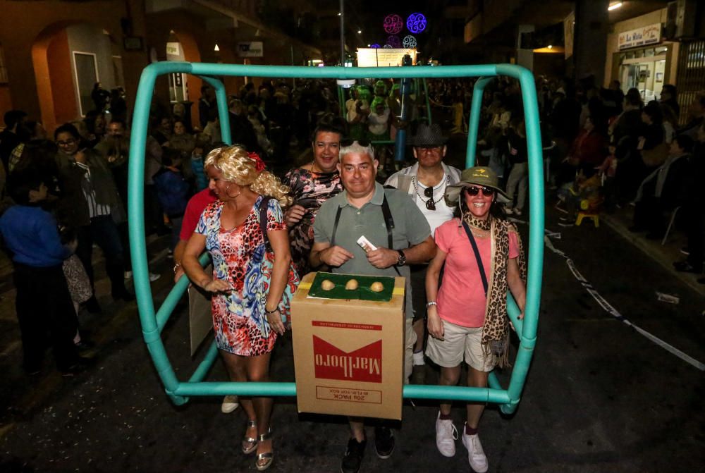 La sátira llena las calles de Benidorm en el Desfile del Humor