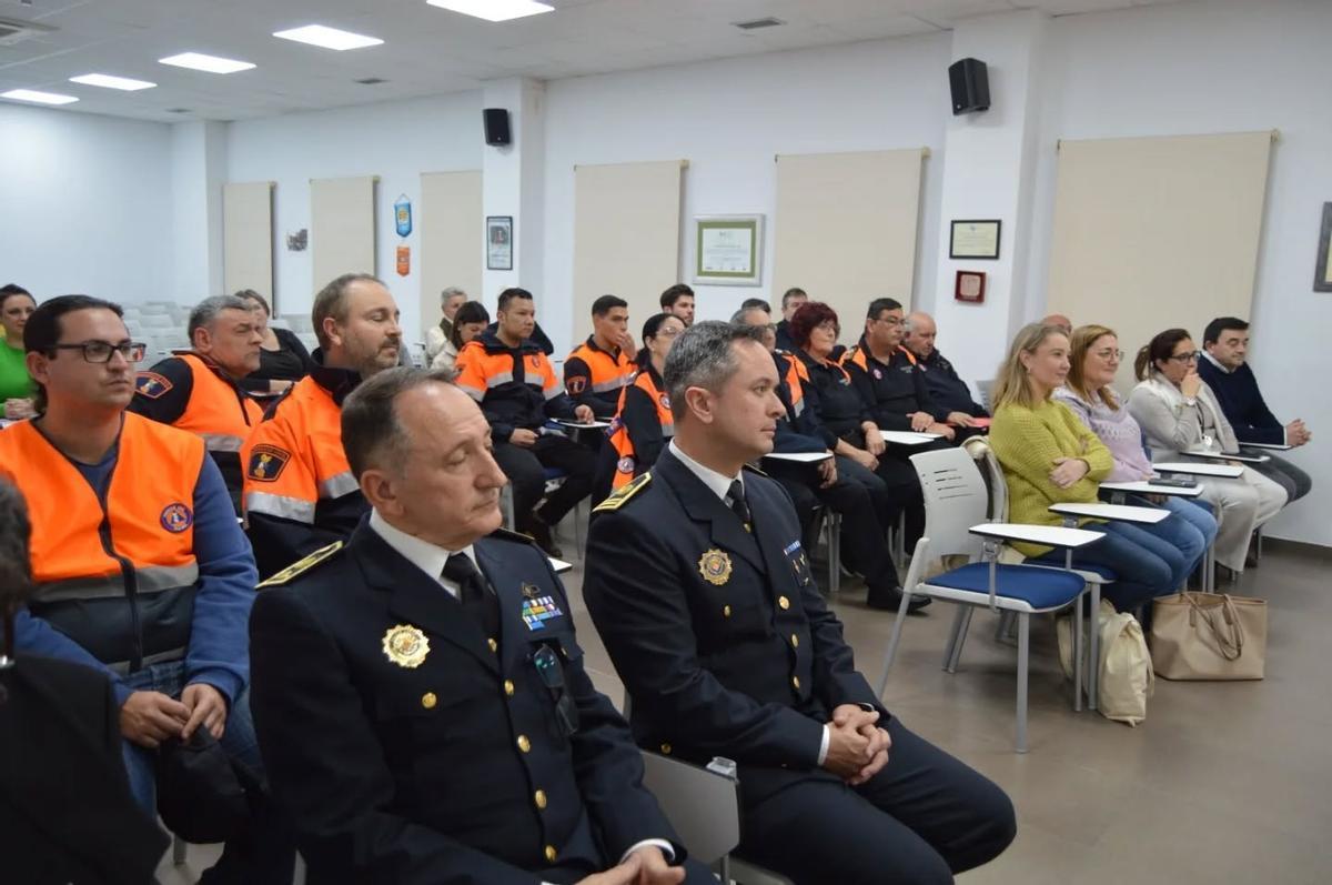 Fotogaleria I Vila-real homenatja els coluntaris i voluntàries de l'agrupació local de Protecció Civil