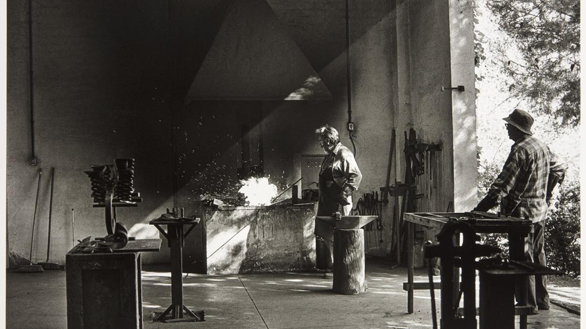 Martín Chirino y su ayudante Rafael Monagas, en Valyunque en 2004.