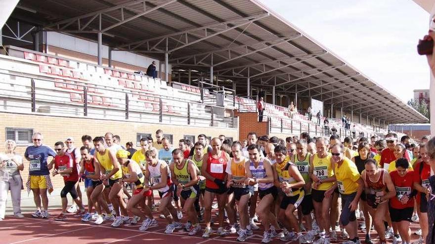 Salida de la primera edición de la Carrera contra el Cáncer que contó con casi 900 inscritos.