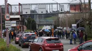 Los piquetes de las auxiliares vuelven a bloquear Arcelor: hoy habrá otro intento de poner fin a la huelga