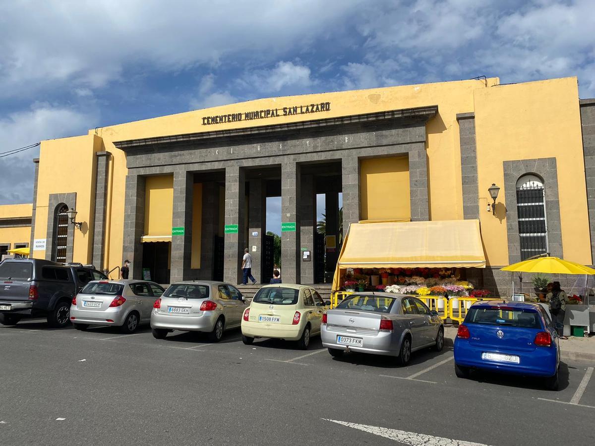 El cementerio de San Lázaro tendrá aparcamientos ampliados.