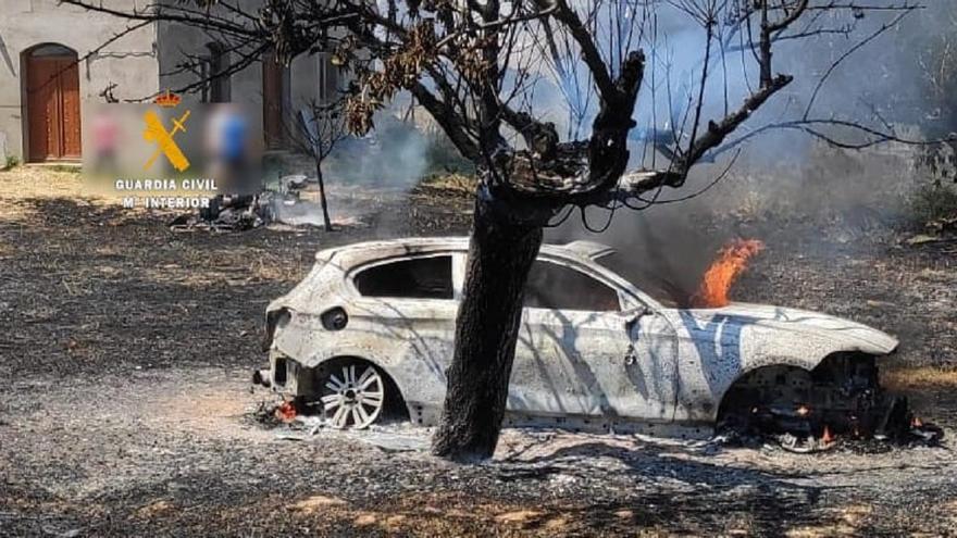 Un incendio en Zamora termina con varios vehículos calcinados