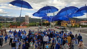 Vista general de la plaza de Ribera de Arriba, ayer, durante la Marea Azul.