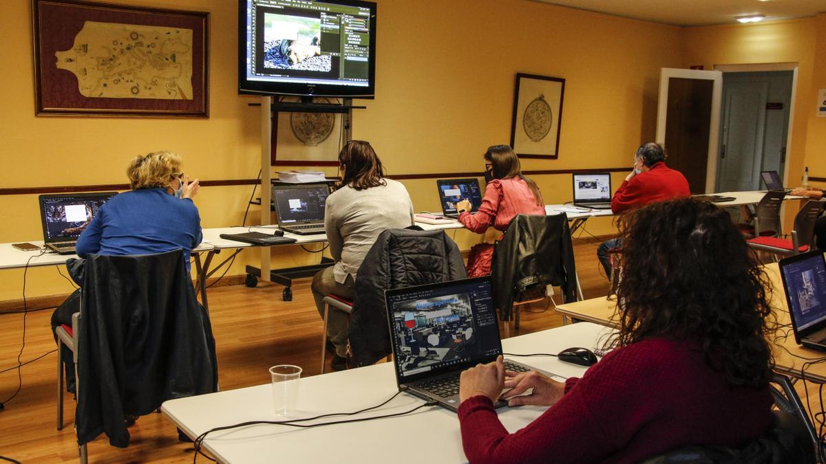 Una sesión del curso de la Cámara de Comercio de Avilés