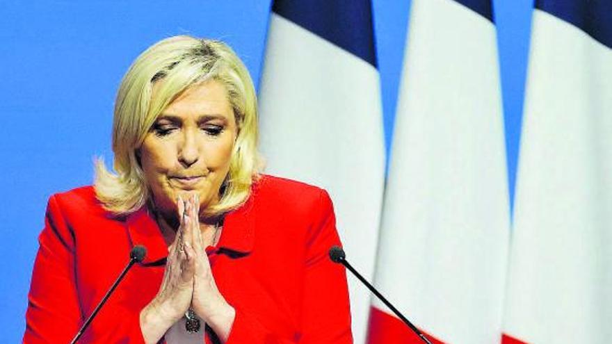 Le Pen atenua la por a la ultradreta a França