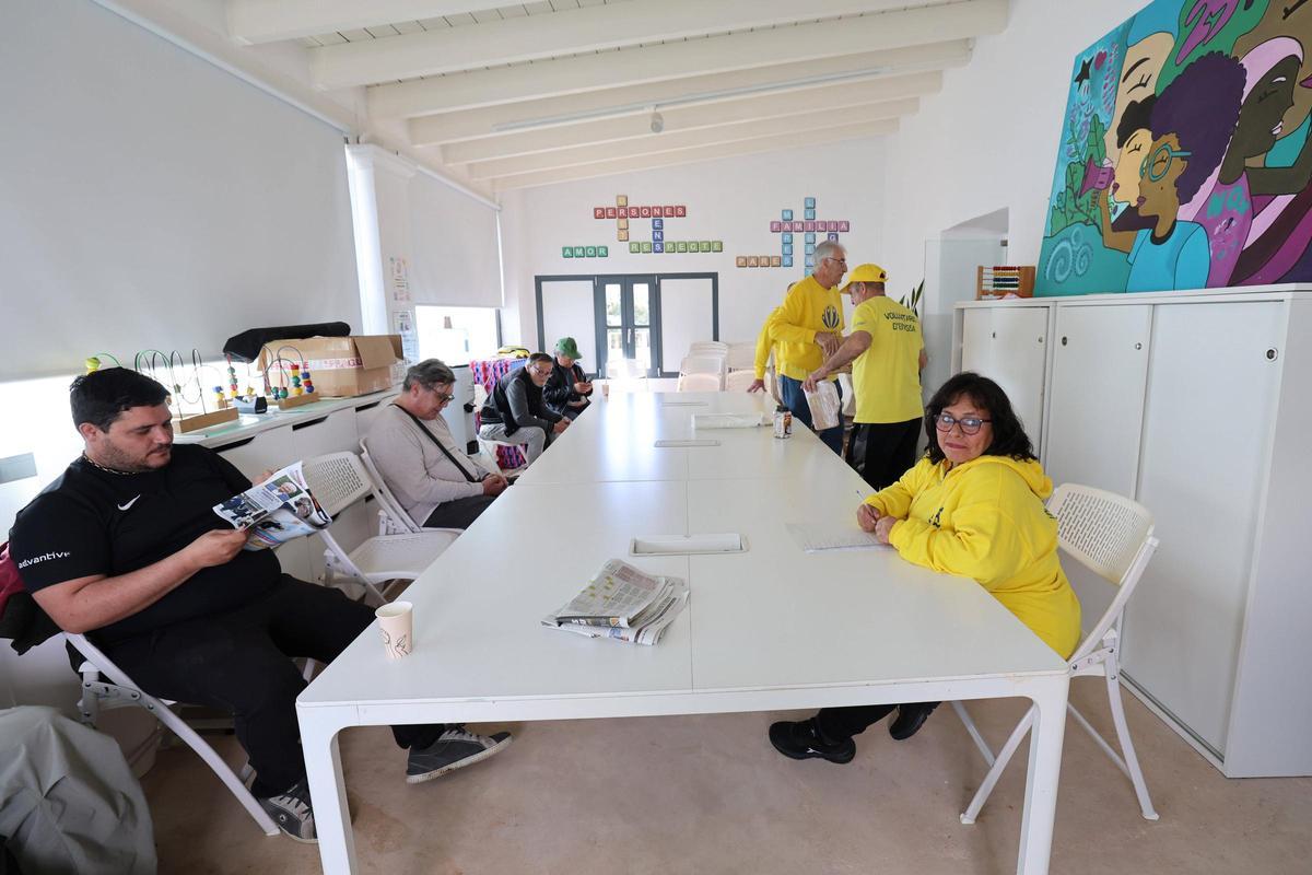 Las imágenes de la jornada de cortes de pelo solidarios en Ibiza