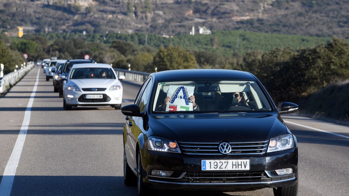 Una de las marchas organizadas en demanda de conversión de la N-432 en autovía.