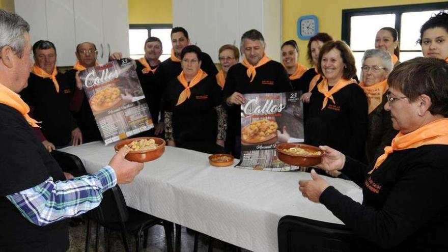 Miembros del gobierno silledense y de la organización de la fiesta gastronómica, durante la presentación. // Bernabé/Javier Lalín