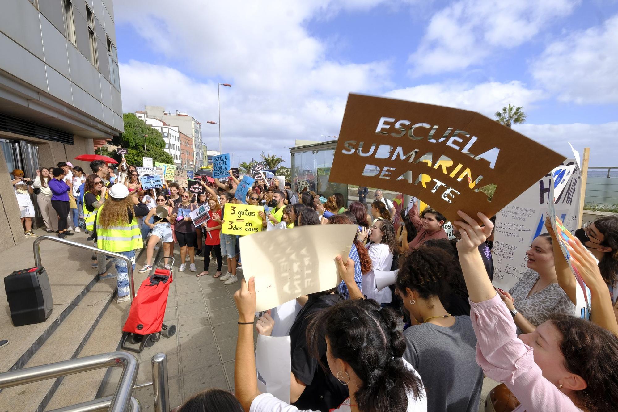 Protesta de los alumnos de la Escuela de Arte y Superior de Diseño Gran Canaria