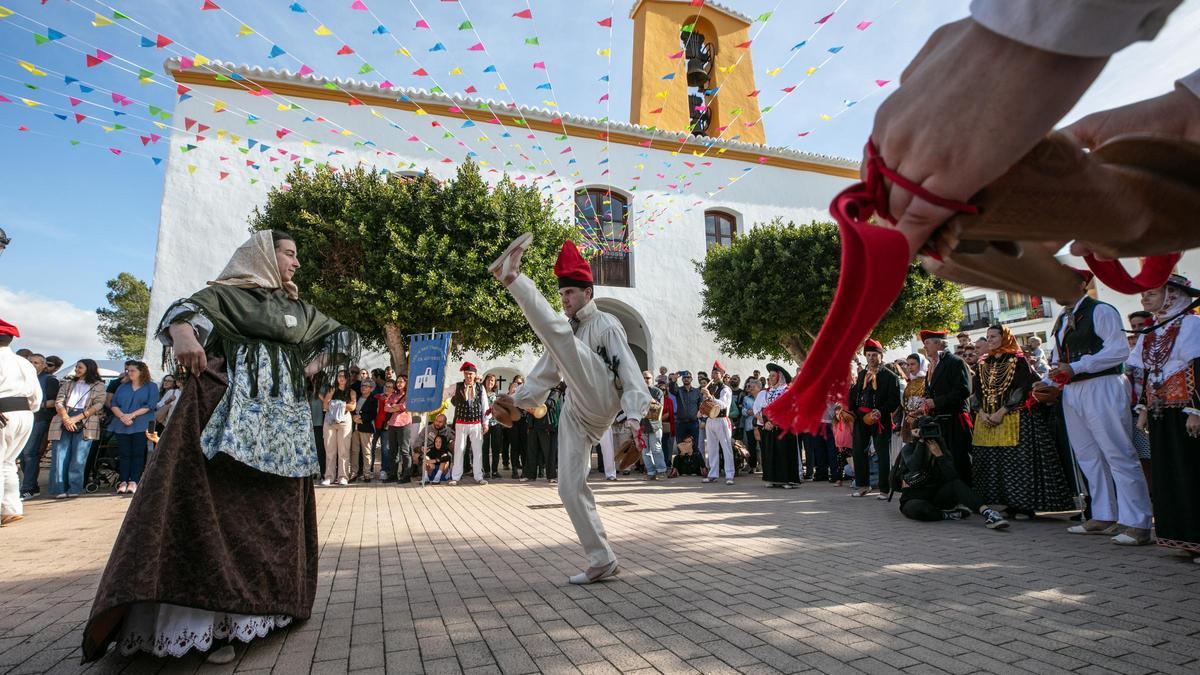 Cuarenta años de ball pagès en Santa Gertrudis, en imágenes