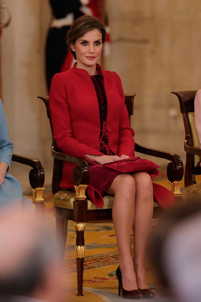 Look de Letizia Ortiz firmado por Felipe Varela en la entrega del Toisón de Oro a la princesa Leonor