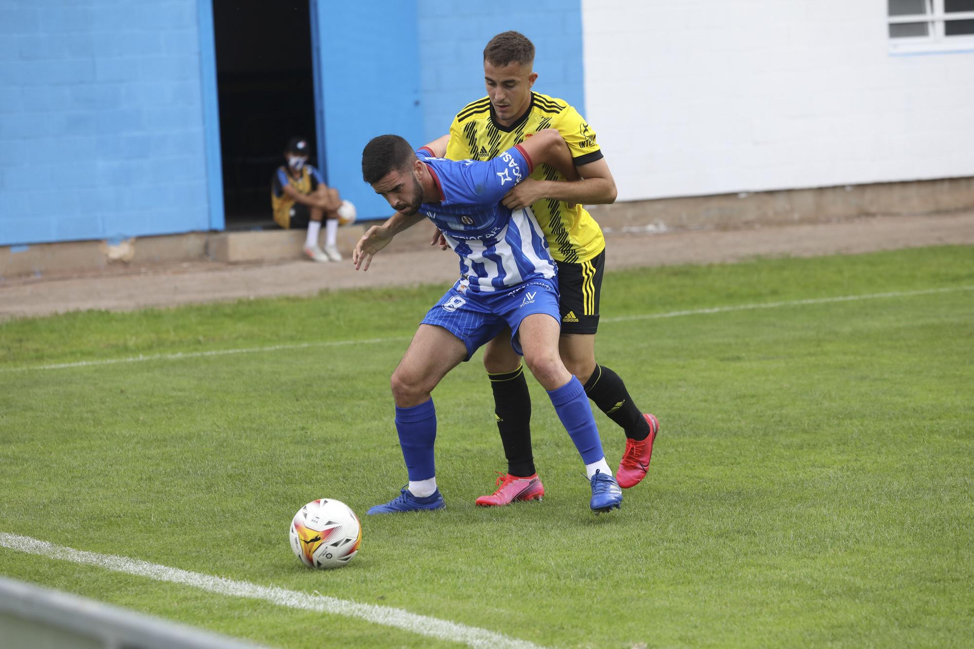 Las imágenes del partido del Oviedo contra el Avilés