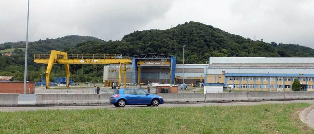 Terrenos de Duro Felguera en Barros, sin actividad tras el cierre del taller.