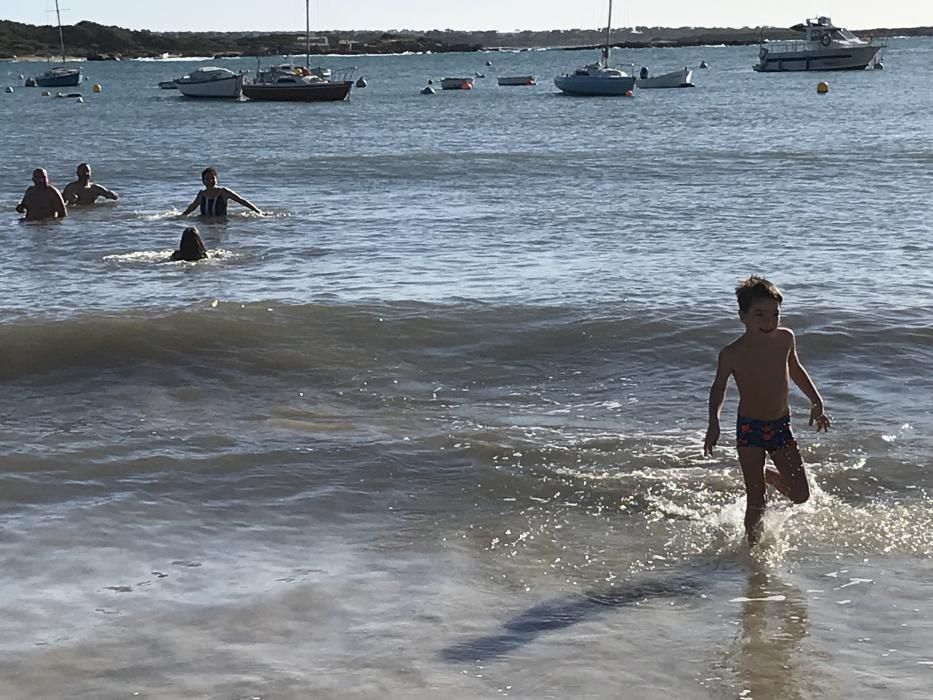 Neujahrs-Anbaden in Colònia de Sant Jordi