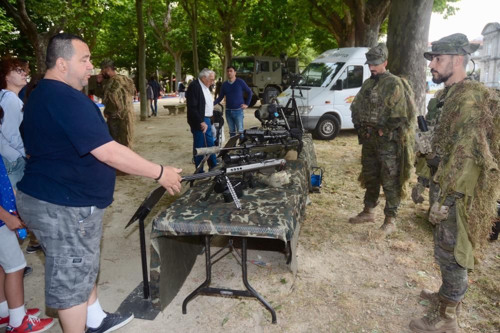 La Brilat expone sus carros y equipos por el Día de las Fuerzas Armadas