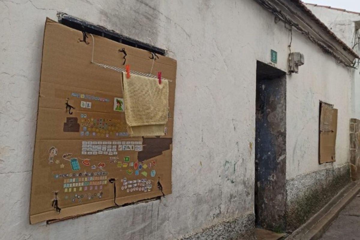 Puerta de la casa de Carmen y Antonio.