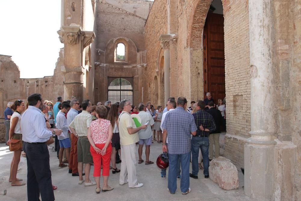 Primeros visitantes a la Catedral Vieja de Cartagena