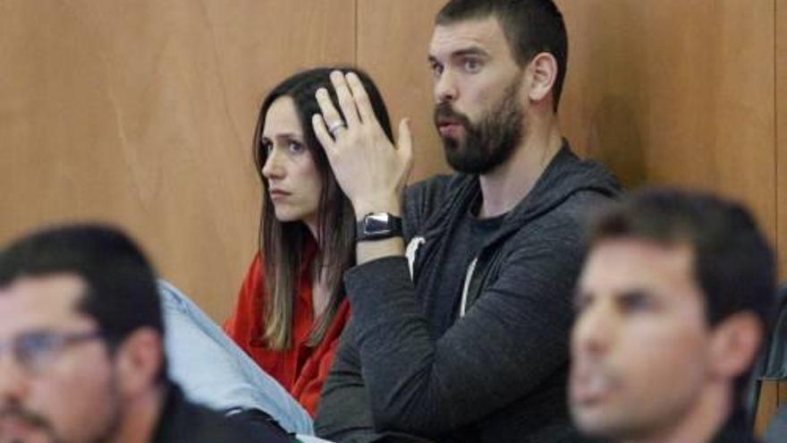 L&#039;estrella de l&#039;NBA Marc Gasol no es va voler perdre el derbi.