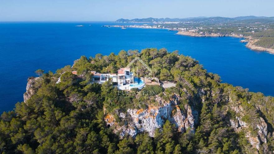 Esta es la villa de Ibiza con vistas 360 grados que se vende por 35 millones de euros