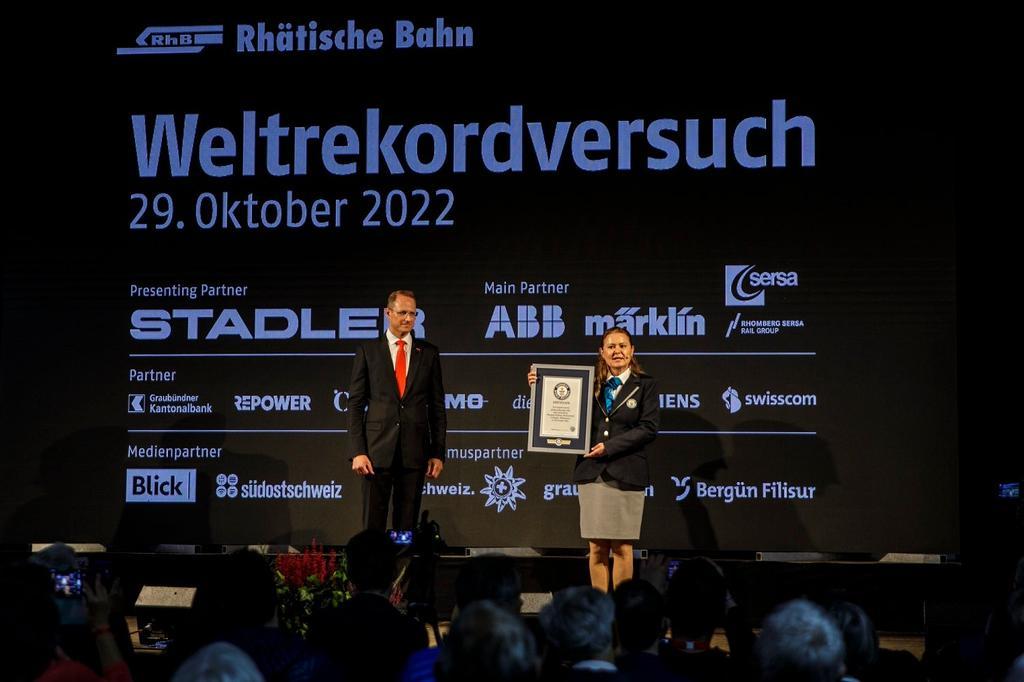 Recogiendo el récord. 