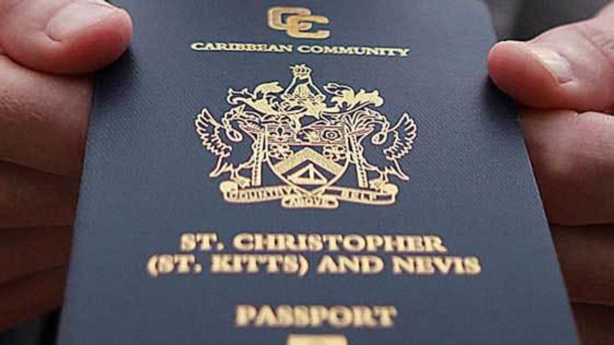 Un pasaporte de San Cristóbal y Nieves (St. Kitts and Nevis), una de las islas caribeñas consideradas paraíso fiscal.