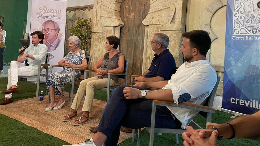 Tertulia en el homenaje al crevillentino Álvaro Magro