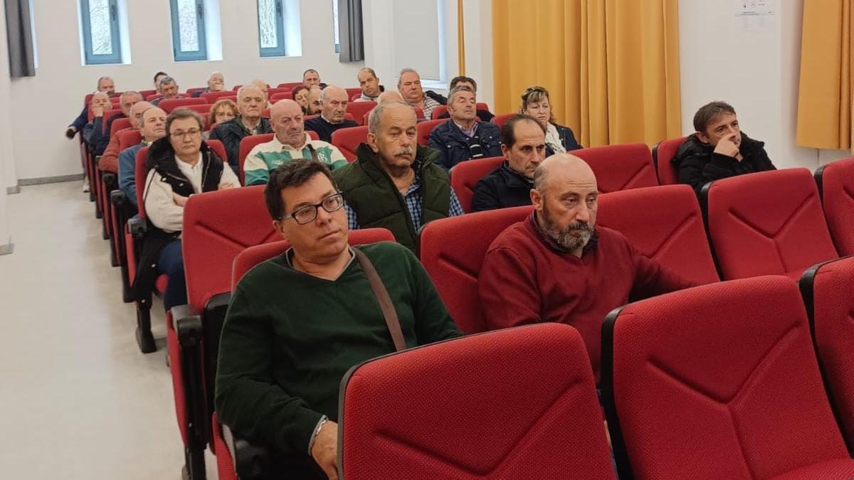 Asistentes a la cita organizada en Salas.