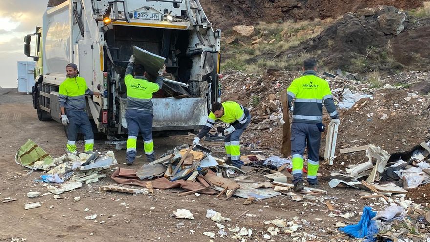 Santa Cruz retira la basura y la montaña de Taco vuelve a estar limpia