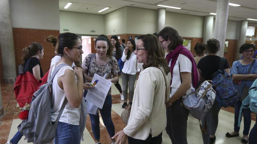 Medicina, la carrera con más éxito y mayor lista de espera