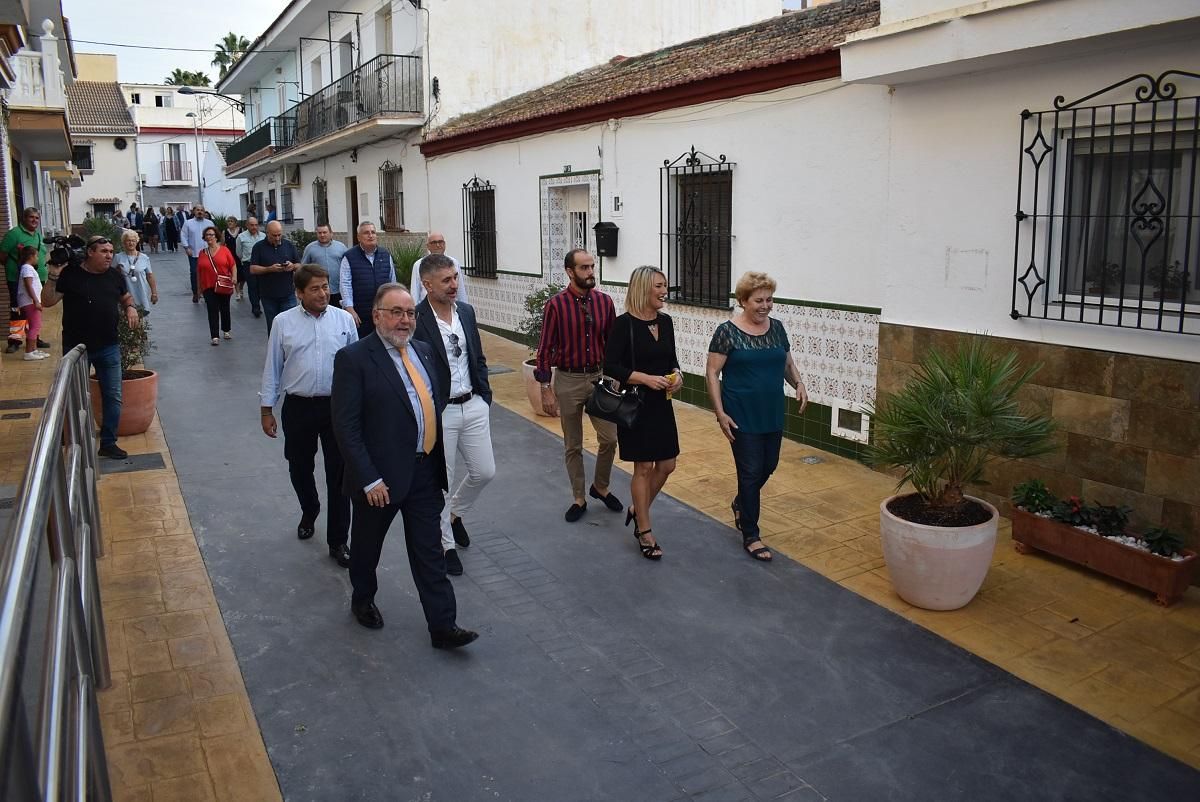 El consistorio ha reformado siete calles de La Palmilla que no se habían reformado en 40 años.