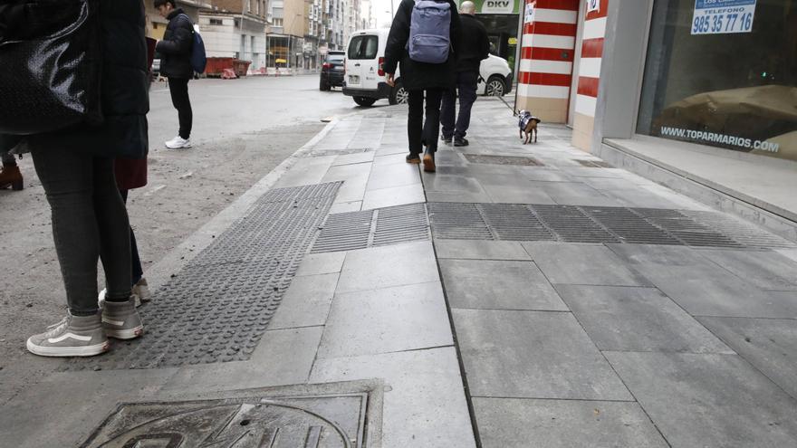 La empresa de las obras de la calle Pablo Iglesias de Gijón, sobre acabar los trabajos en plazo: &quot;No puede garantizar&quot;