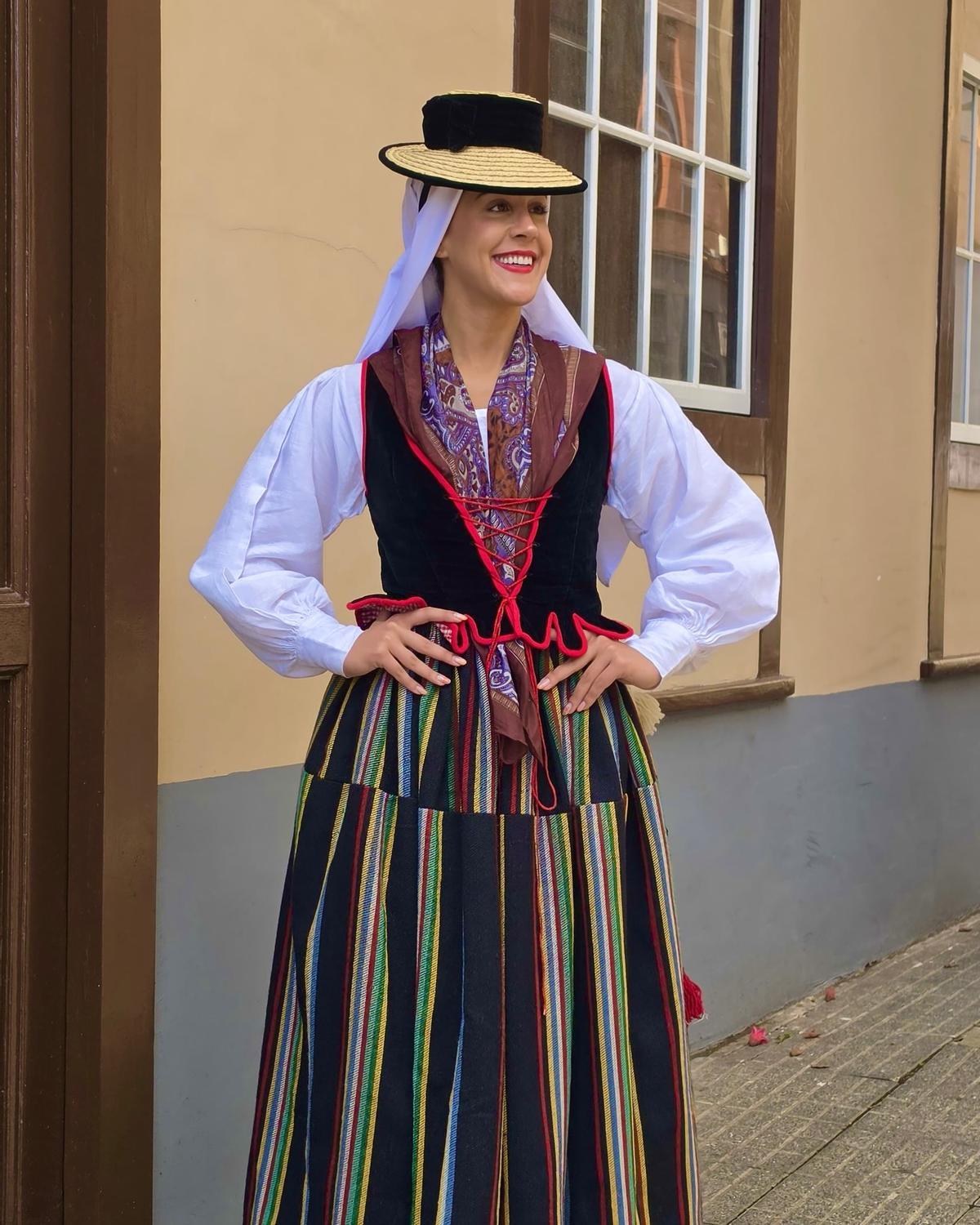 Carolina Marín en Tenerife, vestida de maga, durante la Romería de San Benito