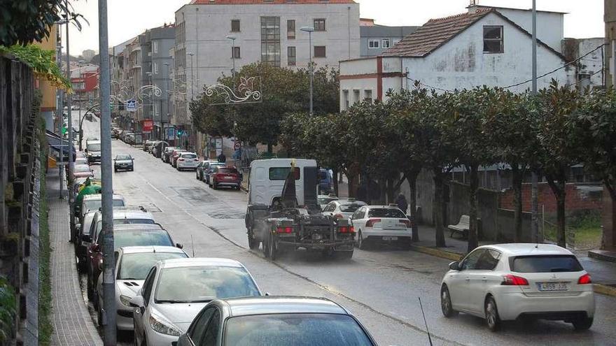 Tramo de la avenida de Vigo a su paso por Chapela en el que se realizarán las obras de humanización. // FdV