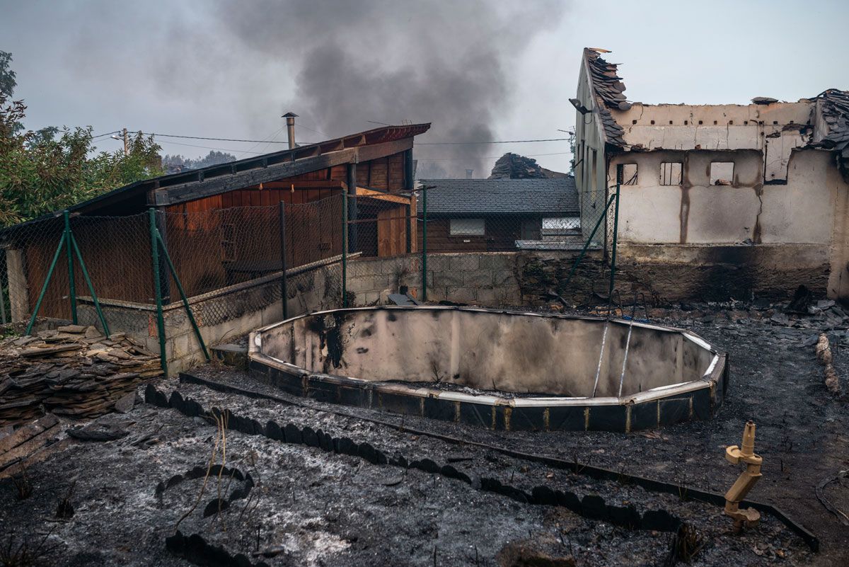 Incendio en O Barco de Valdeorras, donde han ardido 15 casas y unas 3.000 hectáreas